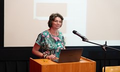 по-инициатива-на-наш-преподавател-хартата-за-културна-политика-получи-единодушна